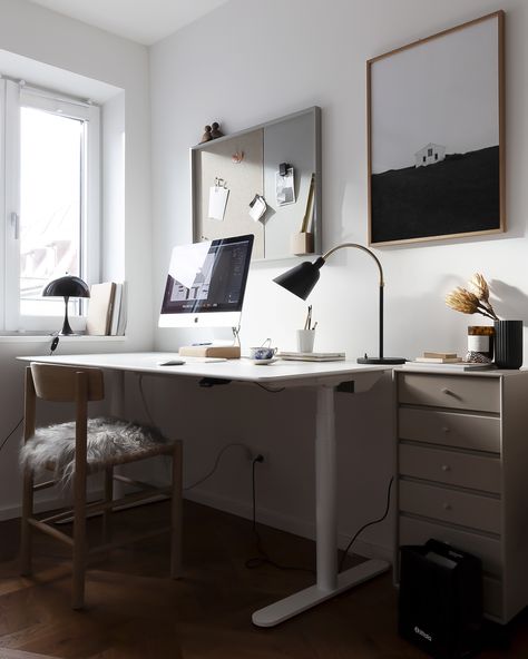 6 great home workspaces | www.my-full-house.com Workplace Organization, Office Inspiration Workspaces, Work Mood, Workplace Decor, Jotun Lady, Nordic Style Home, Modern Workplace, Coco Lapine Design, Montana Furniture