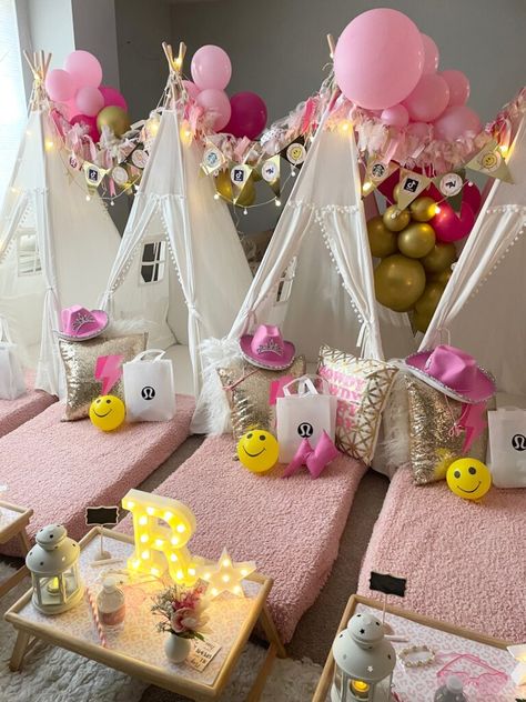 Themes – Little Sleepover Tents 12th Birthday Party Ideas, Sleepover Room, Birthday Sleepover Ideas, Sleepover Tents, Slumber Party Birthday, Birthday Sleepover, Girly Birthday Party, Teepee Party, Sleepover Birthday Parties