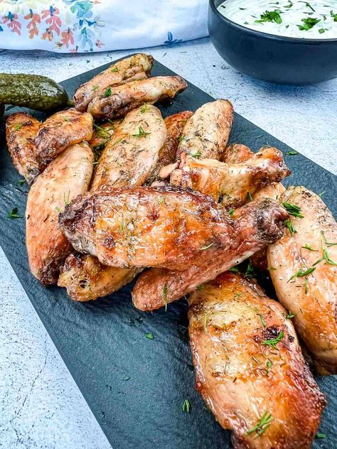 Dill Pickle Wings Recipe, Dill Pickle Wings, Pickle Wings, Dill Pickle Chicken Wings, Dill Pickle Chicken, Stew Beef Chili, Pickle Chicken, Smoked Chicken Recipes, Backyard Dinner