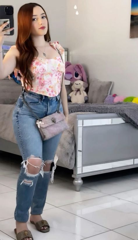 Outfit ideas inspo 🤍 #fit #fresita #casual #fyp #cutehairstyle #cutehairstylesforteenagegirl #followmeformore #followmeonpinterest Fresita Outfits For School, Latina Outfits Summer, Latina Summer Outfits, Fresa Outfit, Girly Style Outfits, Casual Country Outfits, Latina Outfits, Latina Fashion Outfits, Party Fits