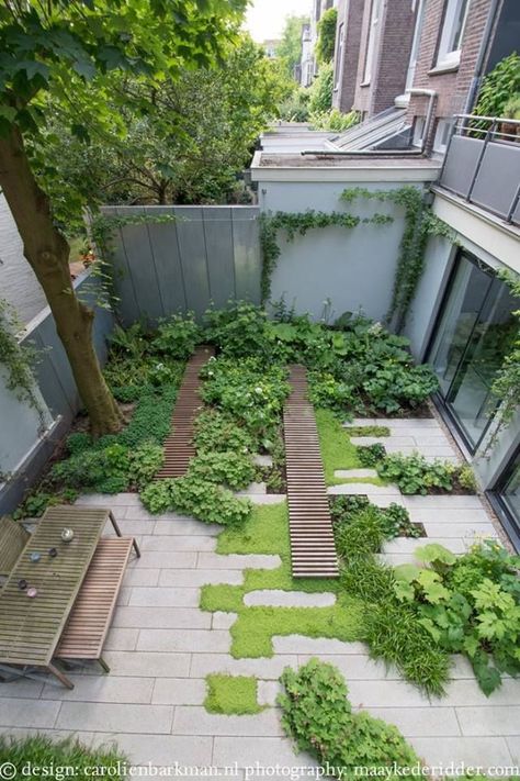 rooftop garden design ideas #rooftopgardendesignideas Small Garden Landscape Design, Moderne Have, Modern Courtyard, Small Garden Landscape, Small Courtyard Gardens, Courtyard Gardens Design, Courtyard Design, Small Courtyards, Garden Architecture