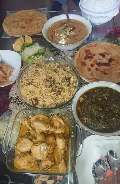 Eating Food Funny, My Favorite Food, Catering Ideas Food, Tastemade Recipes, Desi Food, Delicacy Food, Food Drink Photography, Pakistani Food, Biryani Recipe