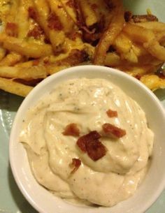 Outback Steakhouse Ranch Dressing, Cheese Fries Sauce, Fries Sauce, Cheese Platter Presentation, Cheese Fries Recipe, Buttermilk Recipe, Chain Restaurants, Ranch Dip Recipe, Ranch Dipping Sauce