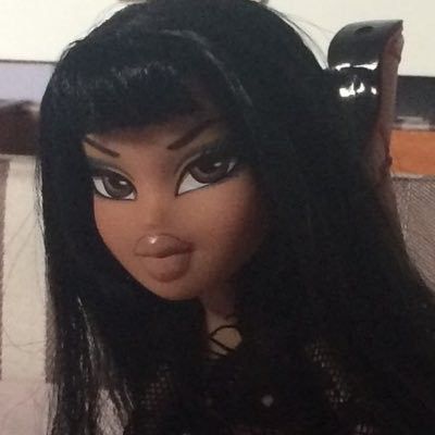 Black Hair Bangs Pfp, Bratz With Bangs, Bratz Doll With Bangs, Bratz Black Hair, Barbie With Bangs, Bratz Art, Bratz Doll Outfits, Brat Doll, Bratz Girls