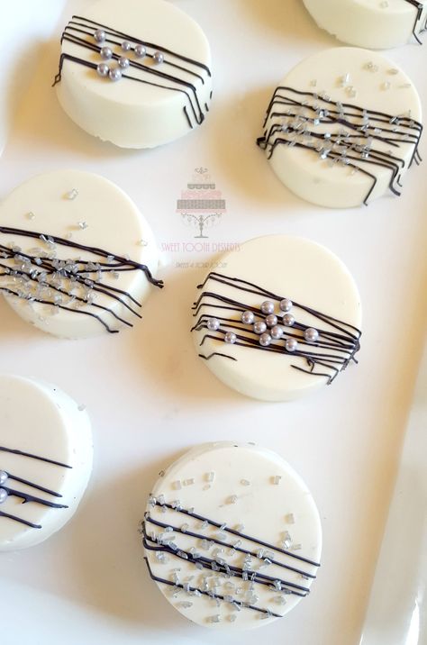 Birthday Chocolate Covered Oreos, White And Black Birthday, Birthday Chocolate, Covered Oreos, Cake Bites, Black Birthday, Birthday Chocolates, Cake Balls, Chocolate Covered Oreos