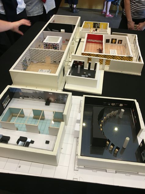 Art Exhibition Layout, Museum Model, Museum Exhibition Design Ideas, Exhibition Layout Plan Ideas, Exhibition Model Design, Museum Layout Design, Museum Layout, Mini Exhibition, Exhibition Design Plan Architecture