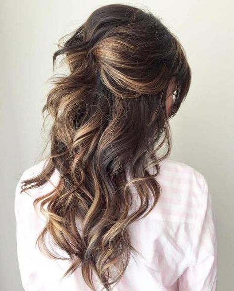 Curly Half Updo For Long Hair #Longhaircurls Loose Curls Hairstyles, Wedding Hairstyles Medium Length, Long Hair Updo, Wedding Hairstyles Half Up Half Down, Trendy Wedding Hairstyles, Wedding Hair Down, Hair Braids, Long Layered Hair, Haircuts For Long Hair