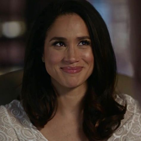 Rachel Zane Makeup, Rachel Zane Hair, Megan Markle Aesthetic, Meghan Markle Aesthetic, Rachel Zane Aesthetic, Rachel Suits, Remy Hadley, Rachel Zane Outfits, Rachel Zane Suits