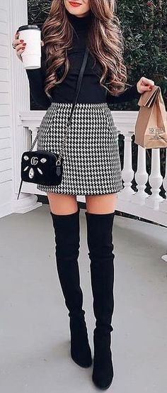 Thanksgiving Outfit Ideas #fallfashion #falloutfitidea #fallstyle #coldweatherstyle #sweaterweather #falloutfits #fashion #cozyoutfitinspiration #outfitinspiration #style #stylish #styleinspiration #womensfashion #womensoutfit #fashiontrends #FashionBlogger #falloutfitinspo #outfitinspo #women #woman #girls #jeans #coats #tops #howtostyle #styling #fashionable Mode Tips, Houndstooth Skirt, Trendy Skirts, Spring Outfits Women, Maxi Skirts, Plaid Skirt, 가을 패션, Street Style Outfit, Sweater Fashion