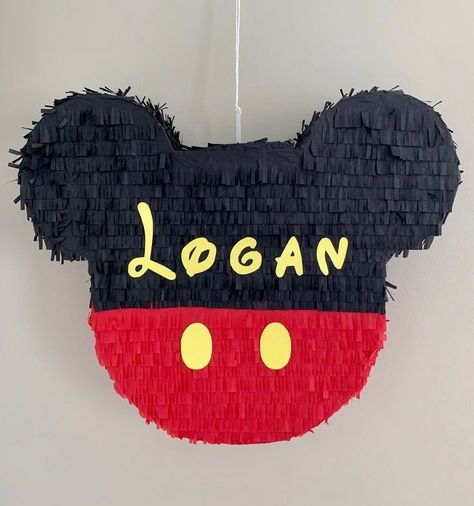 Mickey Mouse Pinata, Mickey First Birthday, Mickey Mouse Bday, Mickey Mouse Themed Birthday Party, Fiesta Mickey Mouse, Mickey Mouse Decorations, Birthday Pinata, Mickey Mouse Pins, Piñata Ideas