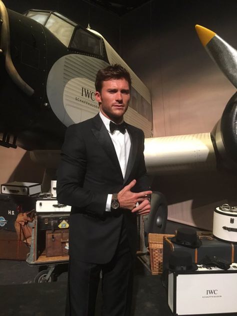 IWC: Guess what @ScottEastwood is wearing tonight? #B_ORIGINAL #IWCSIHH #IWCPilot #topgun #miramar Scot Eastwood, Twin Towers Falling, Longest Ride, Scott Eastwood, Big Brothers, Glen Powell, Son Quotes, Colin O'donoghue, Luke Evans