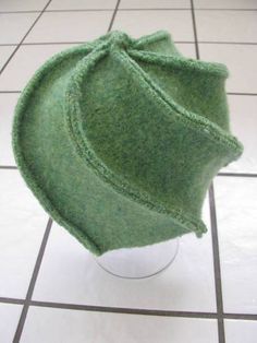 7 Tutorials To Make Your Own Felt Hat Recycled Wool Sweater Hats, Diy Hats For Women How To Make, Free Hat Patterns To Sew, Cotton Hat Pattern, Cloche Hat Pattern, Wool Cloche Hat, Recycled Wool Sweater, Sewing Hats, Recycled Sweaters