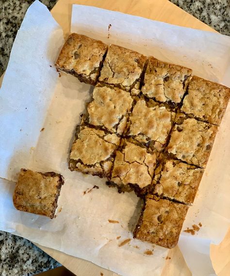 Derby Day Bars - Amy Bakes Bread Derby Pie Bars, Kentucky Derby Desserts, Kentucky Derby Food, Kentucky Derby Recipes, Derby Recipe, Chocolate Pecan Pie Bars, Kentucky Derby Pie, Derby Party Food, Kentucky Derby Party Food