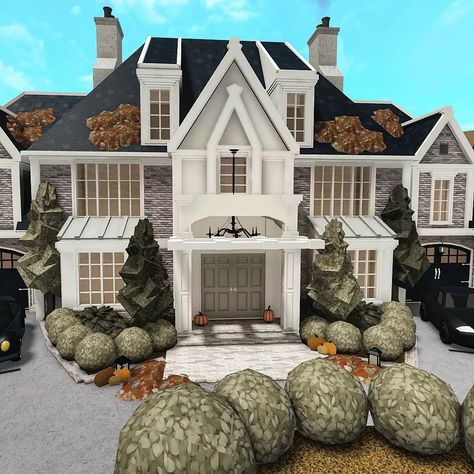 Fall Mansion, Bloxburg House Builds, Bloxburg Cottage, Winter House Exterior, Grand House, Mansion Bloxburg, Roblox Bloxburg House Ideas, House Plans With Pictures, House Decorating Ideas Apartments