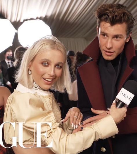 Emma Chamberlain Met Gala, Fashion Journalist, Fashion School, The Met Gala, Emma Chamberlain, Future Career, Shawn Mendes, Dream Job, School Fashion