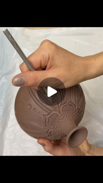 Sarah Kaspar Pottery on Instagram: "How fun it was to carve this bottle! Looking forward to seeing how the glaze makes these textures come to life. 💕 Follow up video to come 😍  #carvedpottery #pottery #pottersofinstagram #wheelthrown #ceramicart" Textured Pottery Glaze Ideas, Pottery Carving Designs, Pottery Techniques Handbuilt, Carved Pottery Ideas, Pottery Carving Ideas, Carved Ceramics, Carving Pottery, Surface Decorations, Ceramics Videos