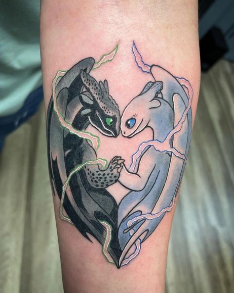 Light Fury Tattoo Ideas, Toothless And Light Fury Matching Tattoos, Toothless And Light Fury Tattoo Couples, Light Fury And Toothless Tattoo, How To Train Your Dragon Tattoo Couple, Pillow Pet Tattoo, Couple Tattoos Dragon, Toothless Tattoo Night Fury, Toothless And Light Fury Tattoo