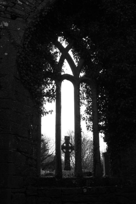 Skeletal Roses Irish Aesthetic, Relaxing Pictures, Ireland Aesthetic, Sligo Ireland, County Sligo, Abandoned Churches, Around The World In 80 Days, Old Cemeteries, Irish Eyes