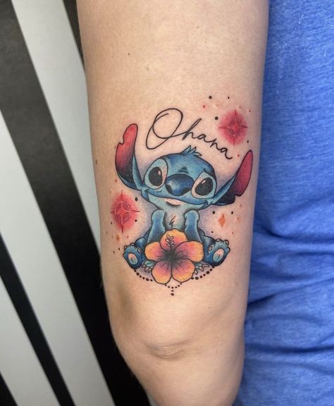 Stitch And Sunflower Tattoo, Ohana Tattoo With Stitch, Stitch With Flowers Tattoo, Lili And Stitch Tattoo, Neotraditional Disney Tattoo, Leo And Stitch Tattoo, Disney Tattoos Stitch, Stitch Flower Tattoo, Matching Stitch Tattoos