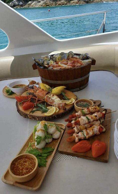 Yacht Dinner Party, Yacht Food Ideas, Boat Party Food, Yacht Meals, Yacht Party Decorations, Yacht Food, Yacht Dinner, Boat Dinner, Grayson Manor