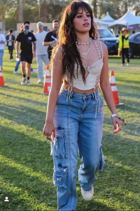 50+ Cool Spring Summer Concert Outfit Ideas and Music Festival Outfit Ideas for Different Styles Coachella Celebrities Outfits, Camila Cabello Style, Summer Concert Outfits, Summer Concert Outfit Ideas, Music Festival Outfit Ideas, Outdoor Concert Outfit, Summer Concert Outfit, Country Concert Outfit Ideas, Lollapalooza Outfit