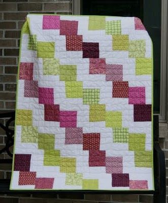 Stairsteps #quilt or falling charms.  Missouri Star Quilt Company has a cool tutorial for this. Missouri Quilt, Missouri Star Quilt Company, Charm Quilt, Crazy Mom, Easy Quilt Patterns, Missouri Star Quilt, Quilt Block Tutorial, Quilts Ideas, Star Quilts