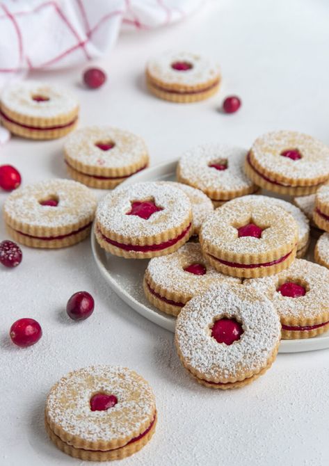 Cranberry Linzer Cookies - Bakes by Brown Sugar Dairy Free Deserts, Peach Crumble Pie, Cranberry Curd, Pumpkin Cookies Easy, Linzer Cookies Recipe, Brie Puff Pastry, Roasted Pineapple, Short Bread, Linzer Cookies