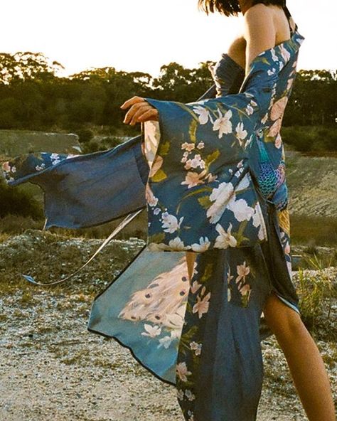 Rise and shine. The Spell Waterfall kimono robe is here!  #love #photooftheday #outfitoftheday #style #maui #driftwoodmaui #styleoftheday #ootd #look #fashionstyle #currentlywearing #outfitinspiration #fashiongoals #fwis #todayiwore #lovethislook #whatiwore #fashionista #streetstyle #stylish #womensfashion #instastyle #fashiondiaries #styleinspo #wiwt #waterfallkimono #spellandthegypsycollective #spellbyronbay #spelldesigns Bohemian Robes, Boho Robes, Vintage Peacock, Maxi Kimono, Bohemian Kimono, Beach Kimono, Boho Beauty, Peacock Print, Boho Kimono