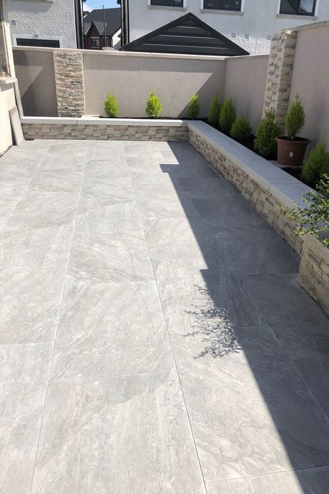 Garden Renovation Ideas, Outdoor Tile Patio, Garden Renovation, House Fence Design, Patio Slabs, Garden Tiles, Modern Backyard Landscaping, تصميم للمنزل العصري, Patio Tiles