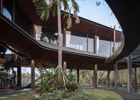 Modern House On Stilts, Alexis Dornier, Stilt Houses, Elevated House, Bridge House, Architectural Ideas, Bali House, Roof Shapes, Bali Villa