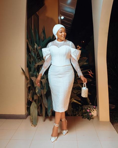 Kente Fashion, White Lace Dress Short, White Dress Styles, Fashion Traditional, Chic Dress Classy, Civil Wedding Dresses, Ankara Gown, Kente Styles, Ankara Gown Styles