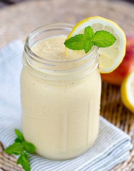 Paleo Peach Coconut Smoothie - Cook Eat Paleo Aip Smoothie, Paleo Smoothie Recipes, Coconut Smoothie Recipe, Coconut Milk Smoothie, Paleo Snack, Paleo Drinks, Coconut Smoothie, Easy Paleo, Paleo Breakfast