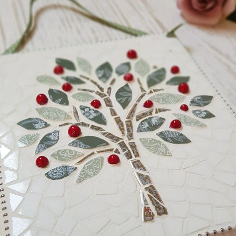 Apple Tree | GALLERY Tree Mosaic Ideas, Mosaic Trees Pattern, Mosaic Tree Art, Mosaic Trees, Tile Art Projects, Valentine Ornaments, Mosaic Tree, Free Mosaic Patterns, Garden Mosaics