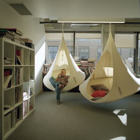 gsmprjct˚'s office space - quiet zone. Montreal, Canada. #openspace #nap Photo credit @fabienlasserre Wellbeing Space, Nap Pod, Relaxing Office, Sleeping Pods, Office Pods, Sleeping Room, Lounge Design, Workspace Design, Design Office