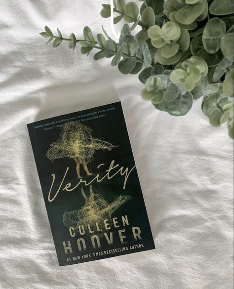 Verity Aesthetic, Verity Colleen Hoover, Plants Aesthetic, Bookstagram Inspiration, Aesthetic Green, Colleen Hoover, Girl Reading, Green Aesthetic, Bestselling Author