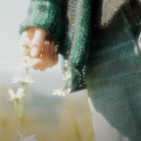 beomgyu TXT The Name Chapter: TEMPTATION Concept Clip 'Daydream' - 230110 The Name Chapter Temptation, Fairy Core Aesthetic, Name Chapter Temptation, + Core + Aesthetic, Green Aesthetic, Pretty Pictures, Girls Trip, Short Film, Beauty And The Beast