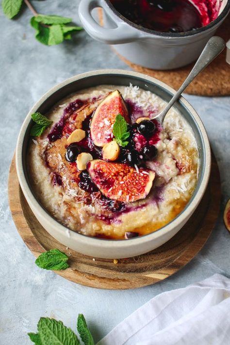 Fall Recipes Breakfast, Oatmeal With Fruit, Breakfast Porridge, Porridge Recipes, Creamy Recipes, Fall Breakfast, Vegan Breakfast Recipes, Delicious Vegan Recipes, Sweet Breakfast