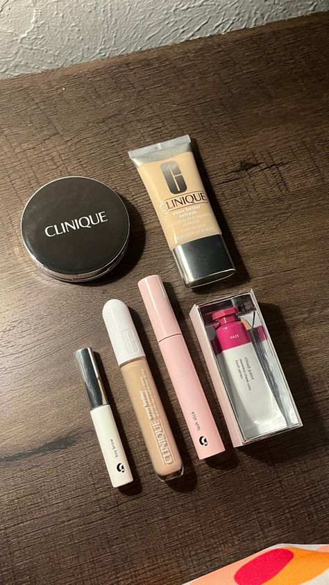 glossier clinique makeup collection makeup routine aesthetic Collection Makeup, Routine Aesthetic, Makeup Aesthetic, Clinique Makeup, Prom Makeup, Aesthetic Makeup, Makeup Collection, Makeup Routine, Natural Makeup