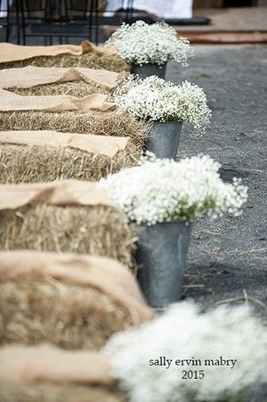 Diy Party Seating, Wedding Seating Ideas, Hay Bale Seating, Backyard Wedding Ceremony, Party Seating, Wedding Isles, Wedding Reception Seating, Wedding Ceremony Ideas, Seating Ideas