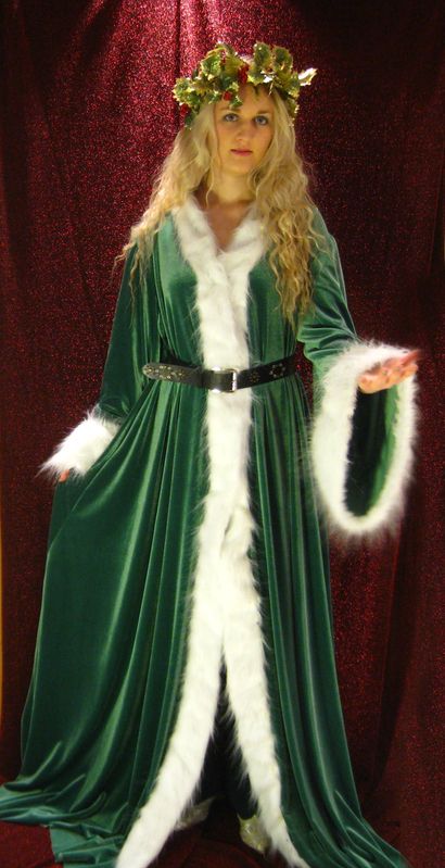 Female Ghost of Christmas Present | The Ghost of Christmas Present by ~ThreeRingCinema on deviantART A Christmas Carol Decorations Party Ideas, Costume Design Theatre, Christmas Present Quotes, Christmas Present Costume, A Christmas Carol Themes, Christmas Character Costumes, The Ghost Of Christmas Present, Christmas Carol Ghosts, Christmas Carol Play