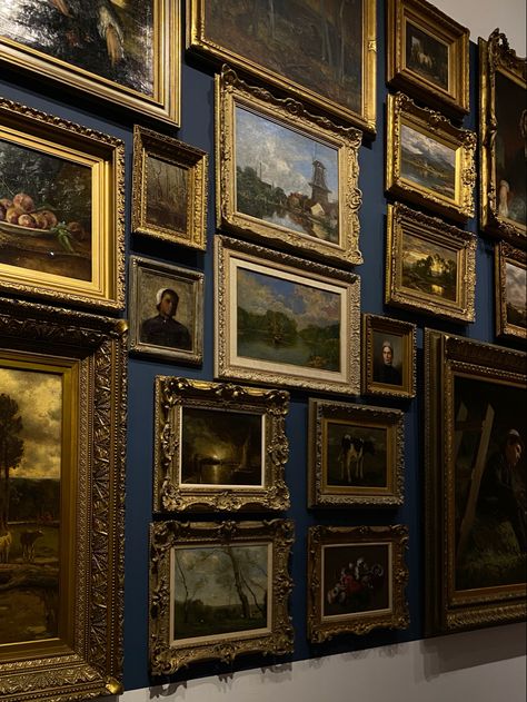 Museum Style Home, Room With Paintings On Wall, Old Art Museum, European Museum Aesthetic, Art Collector Aesthetic, Art Gallery Wall Museum, Museum Paintings Aesthetic, V&a Museum, Art Curator Aesthetic