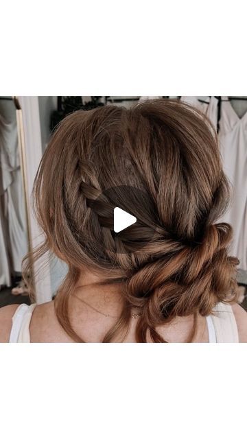 NIAMH LEE | BRIDAL STYLIST & EDUCATOR on Instagram: "If you struggle to style long, thick, one length hair.. 
These are some tips for you ⏬️

-Ponytail and braid a large section of hair at the nape of the neck and use that as your base for the upstyle.

-Save time by only curling what you need, avoid curling the full head before you start.

-Pull pieces from around the face through the bun with your topsy tail to soften the look and make the look appear much looser than it is.

Click the follow and like button if this helped you 🫶🫶

Styled using my @pinkpewter comb
Magic dust @kykhaircare
Hairspray @moroccanoileu
Belt @uphayr_shop
Styling tool @t3micro

#hairtutorial #oneshotawards2024 #btpstylingawards2024 #btpbridal #modernsalon #stylesforbridesmaids #hairideasforbridesmaids #hairtutor One Length Hair, Hairstyle For Prom, Topsy Tail, Elegant Hairstyle, Magic Dust, Up Dos For Prom, The Bun, Up Dos, Homecoming Hairstyles Updos