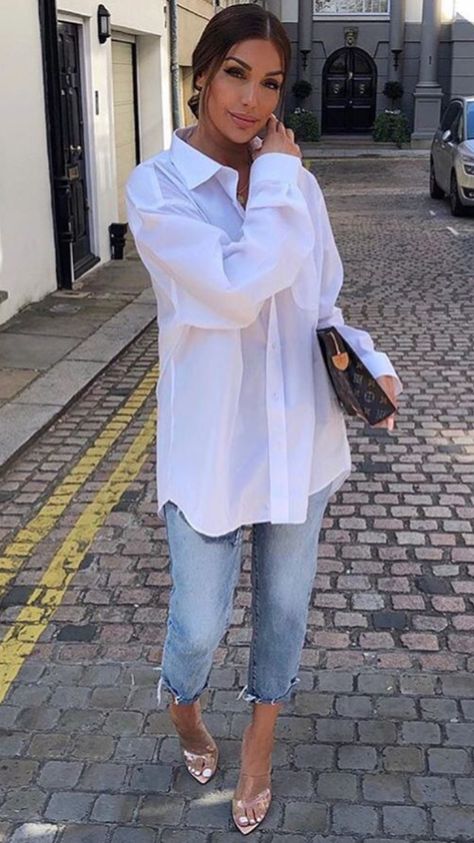 Oversized Shirt Outfit, White Shirt Outfits, Elegante Casual, Mode Casual, Fashion Mistakes, Looks Chic, Mode Inspo, Mode Inspiration, Outfits Casuales