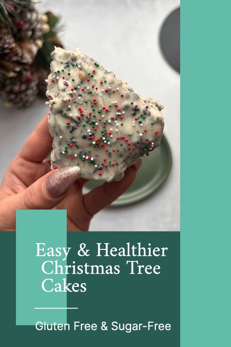 Low calorie and easy version of Little Debbies Christmas Trees. Made with sliced bread, vanilla pudding and low sugar white chocolate. Cheap Christmas Desserts, Christmas Treats Recipes, Bake Snacks, Christmas Tree Cakes, Single Serve Desserts, Sliced Bread, Treats Recipes, Christmas Recipe, Healthy Christmas