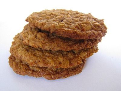 kamutoatmealcookies1 Spelt Recipes, Peach Oatmeal, Kamut Flour, No Flour Cookies, Wheat Free Recipes, Healthy Treat, Cookie Bar Recipes, Oats Recipes, Oatmeal Cookies