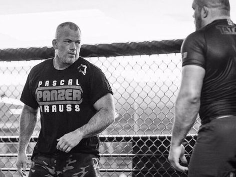 Retired Navy SEAL Jocko Willink's Workout Philosophy Navy Seal Workout, Weekly Workout Routines, Downward Dog Pose, Metabolic Conditioning, Jocko Willink, Push Day, Cardio Boxing, Abs Workout Video, Light Exercise