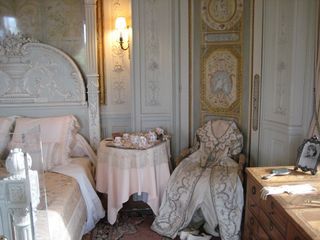 Villa Ephrussi de Rothschild, France. Royalty Room, Candied Violets, Baroque Bedroom, Villa Ephrussi De Rothschild, Villa Ephrussi, French Style Bedroom, Architecture Antique, 17th Century Fashion, French Baroque