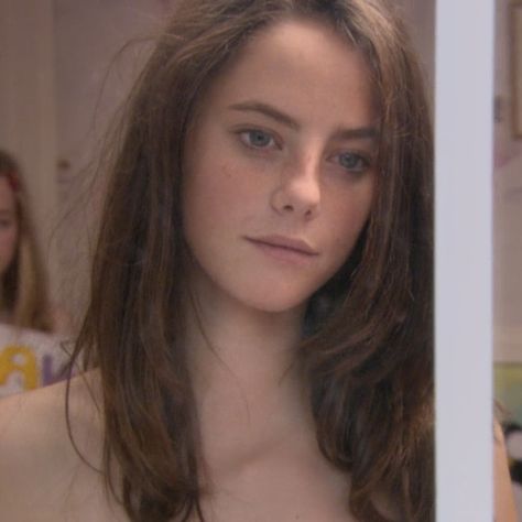 skins effy stonem Kaya Scodelario Skins, Skins Effy, Elizabeth Stonem, Effy Stonem, Jessica Stam, Skins Uk, Glasses Makeup, Kaya Scodelario