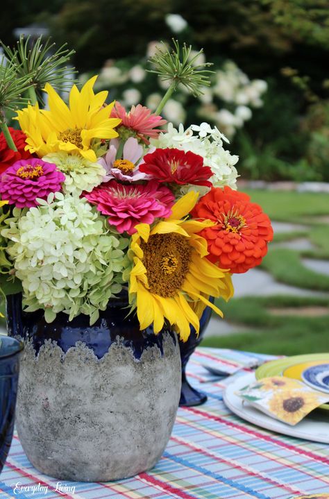 A Flower Arrangement From The Summer Garden Vanilla Strawberry Hydrangea, Strawberry Hydrangea, Tablescapes Summer, Bee Napkins, Wet Flowers, Happy August, Low Maintenance Shrubs, Limelight Hydrangea, Hydrangea Arrangements