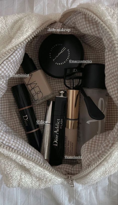 Elegant Makeup Products, Elegant Makeup Bag, Minimalistic Makeup Products, Classy Makeup Bag, Whats In My Makeup Bag Minimalist, Mac Products Aesthetic, Minimalist Makeup Collection Aesthetic, Minimal Makeup Products Aesthetic, Dior Beige Aesthetic